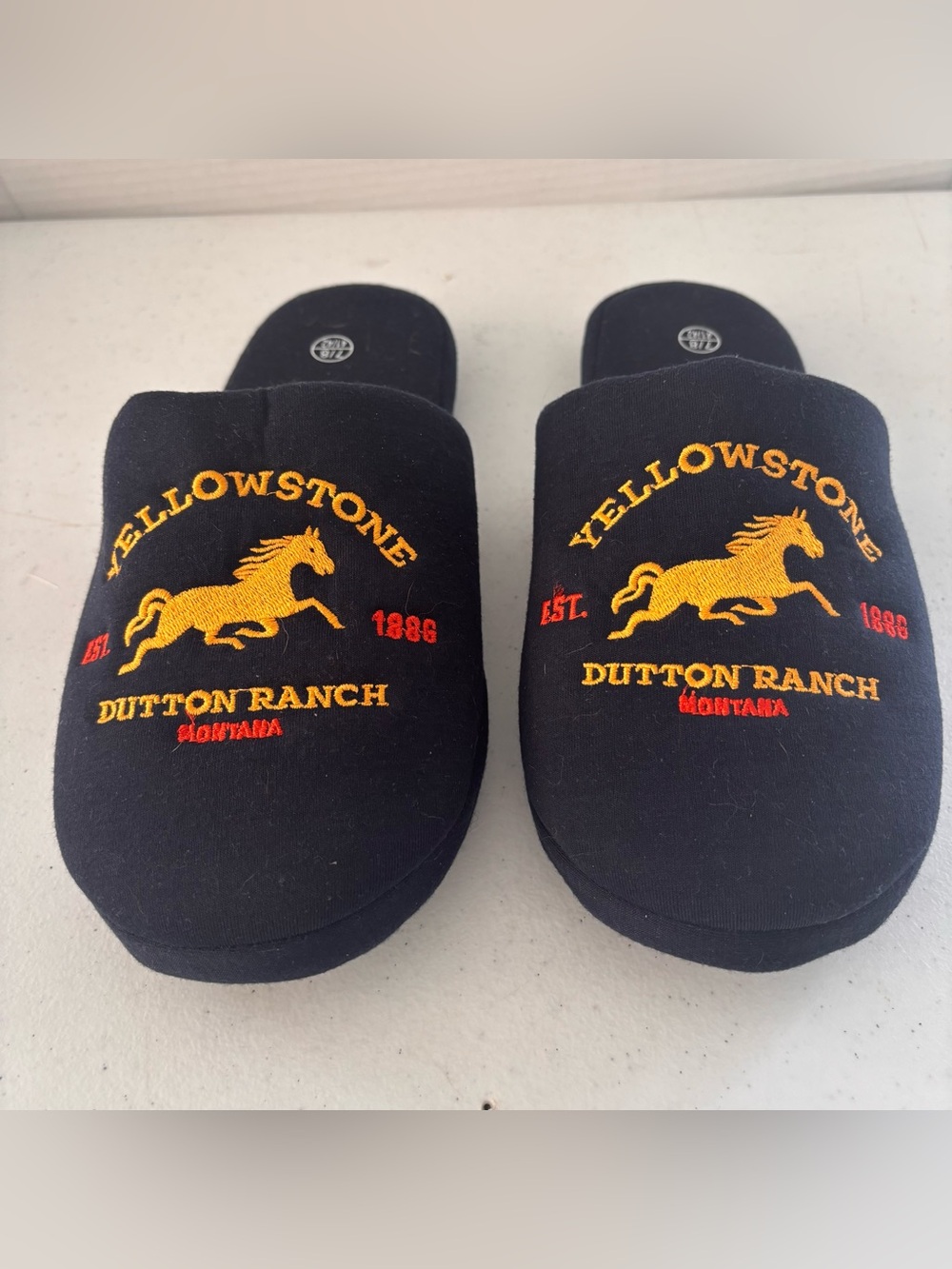 Yellowstone Dutton Ranch Mule Slippers Mens Size US 8/9 Black